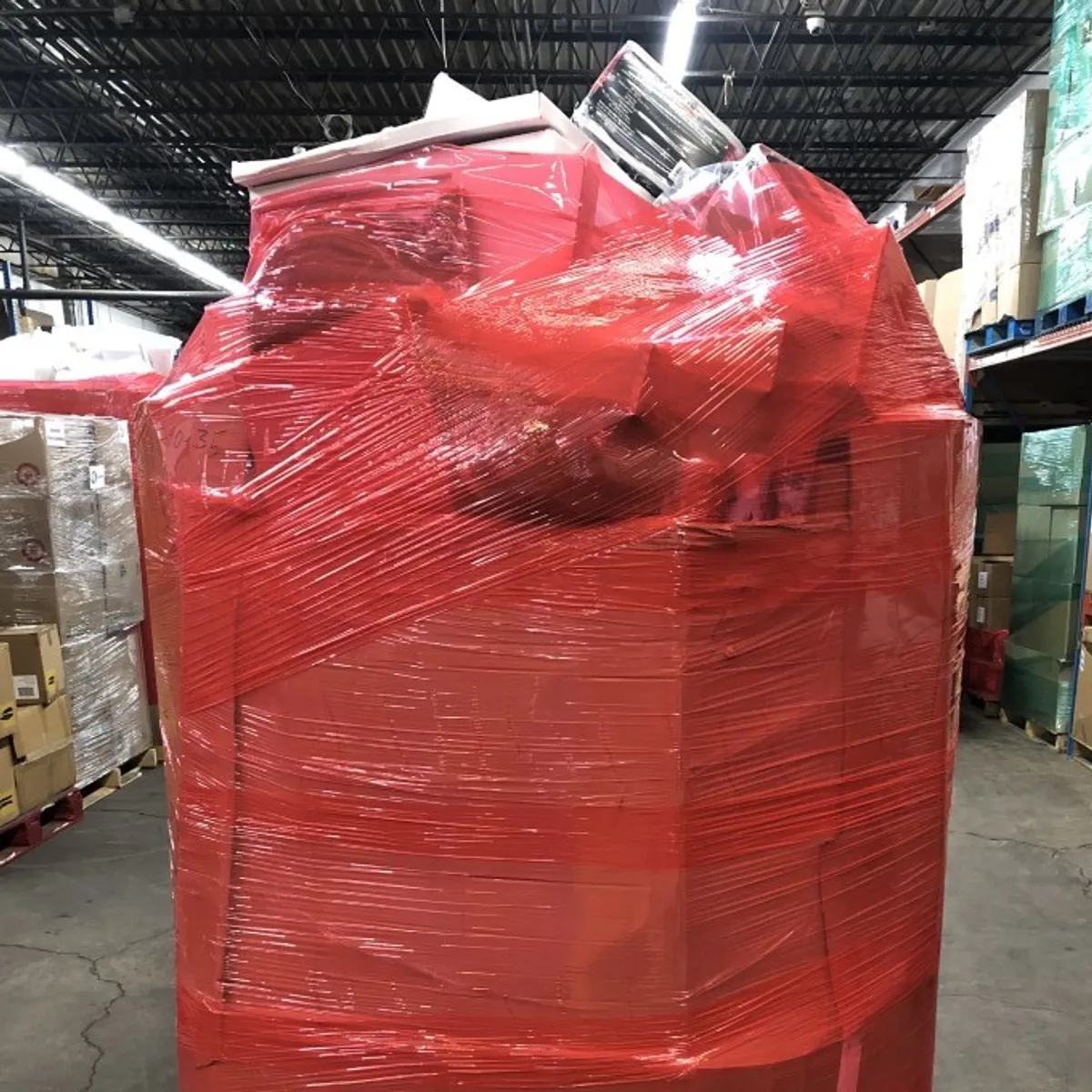 Palé de excedente navideño de Target — 567 unidades